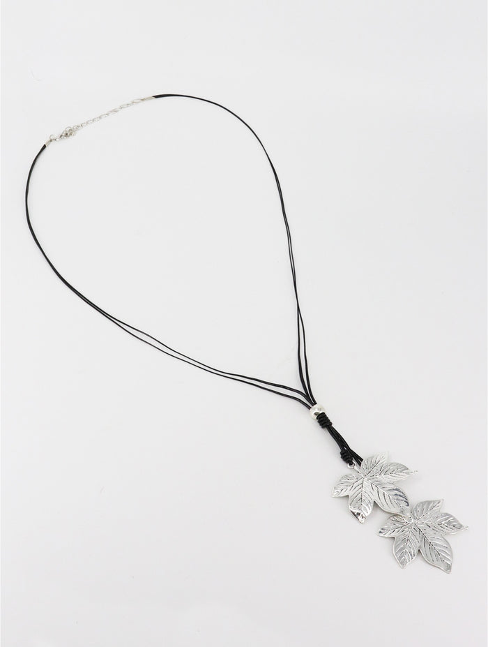 Rope Necklace W/ Maple Leaf Pendant